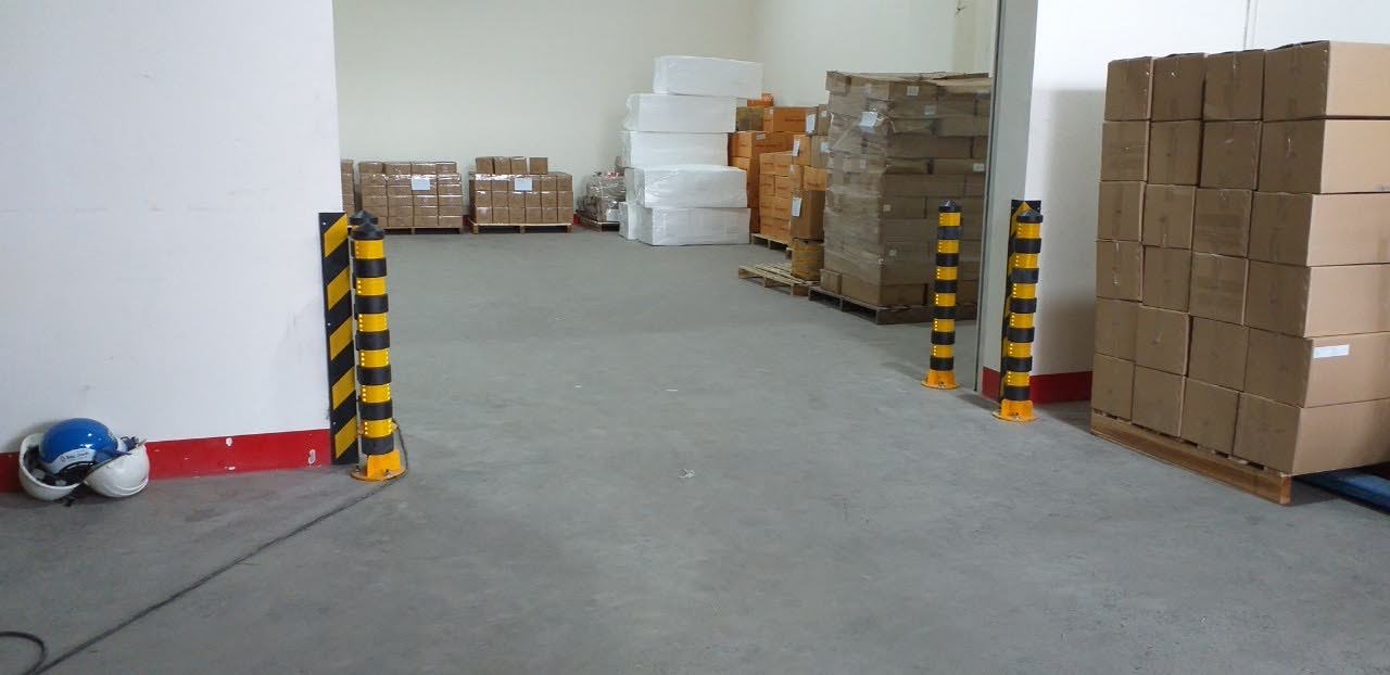 Trụ chống va bảo vệ cửa thang máy cao 100cm x phi 120mm bọc cao su - Ảnh 8