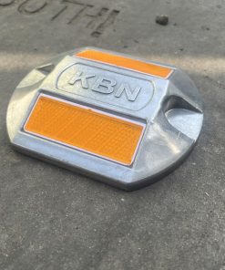Đinh phản quang giao thông KBN 130 x 110 x 25mm ( Chân 7cm )