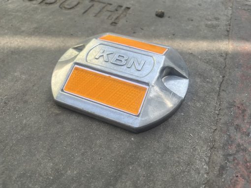 Đinh phản quang giao thông KBN 130 x 110 x 25mm ( Chân 7cm )