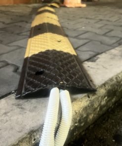 Gờ có rảnh bảo vệ cáp điện
