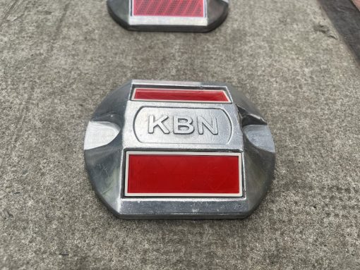 Đinh phản quang giao thông KBN 130 x 110 x 22mm ( Chân 4,5cm )