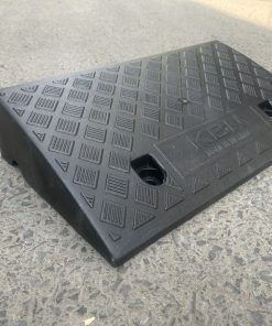 Cầu dốc nhựa KBN kê bậc dẫn xe cao 8cm màu đen