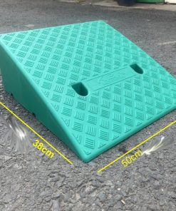 Cầu dốc nhựa KBN-15 kê bậc dẫn xe cao 15cm màu xanh