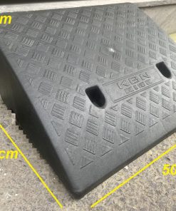 Cầu dốc nhựa KBN kê bậc dẫn xe cao 17cm màu đen