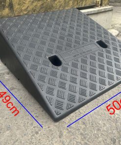 Cầu dắt xe máy nhựa KBN-20 cao 20cm màu đen