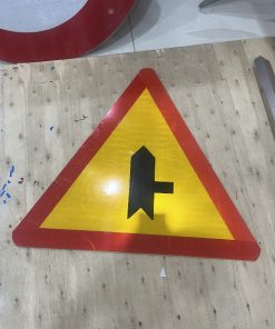 Alternative view of Biển cảnh báo ngã ba - đường ưu tiên